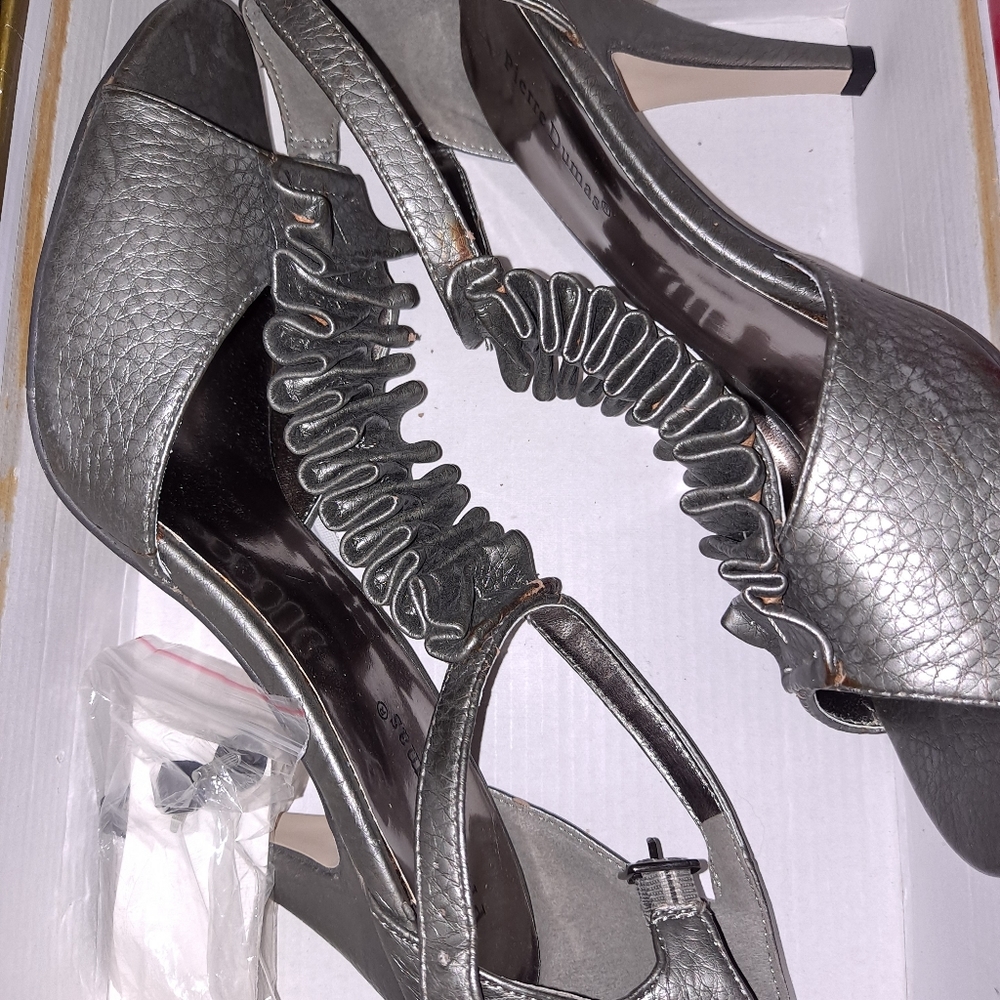 Heels - Picture 3 of 4